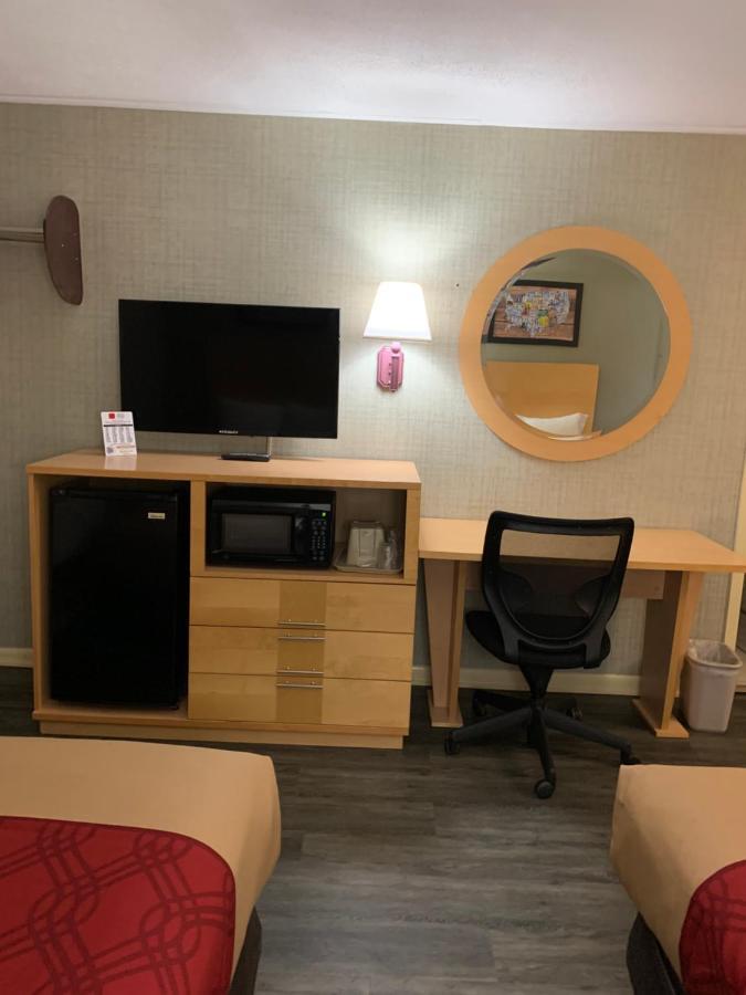 Falls Inn Newton Falls Екстериор снимка