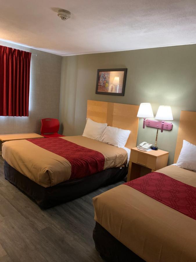 Falls Inn Newton Falls Екстериор снимка